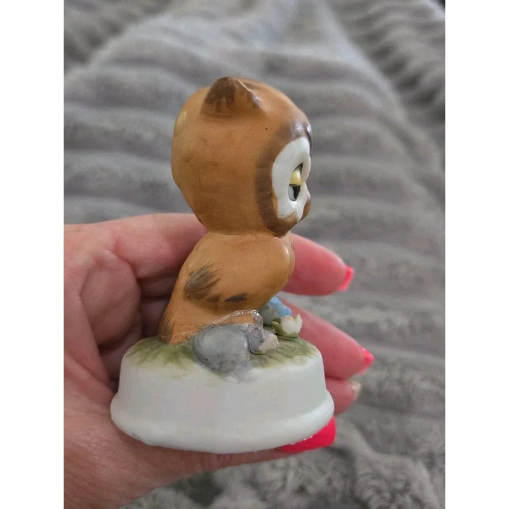 Vintage Taiwan Made Owl & Worm Small Porcelain Figurine 3